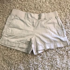 Size 10 Ann Taylor LOFT Soft Khaki shorts